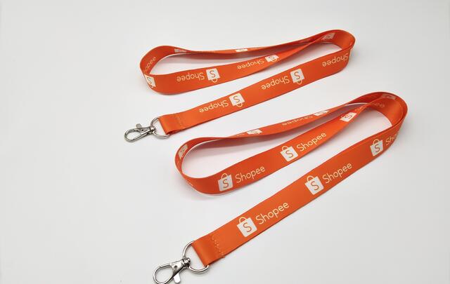 Detachable lanyards 2cm wide image
